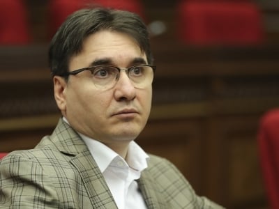 Суд отклонил ходатайства адвокатов Армена Геворкяна по вопросу депутатской неприкосновенности и отмены ограничений