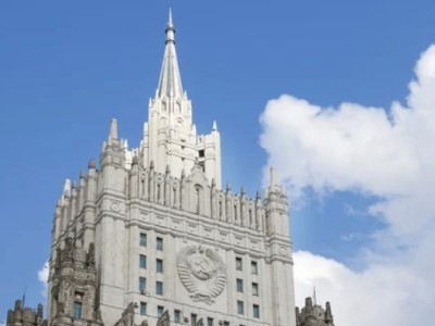 МИД РФ: Командованием российского миротворческого контингента установлен порядок проезда по Лачинскому коридору