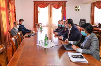 Արցախի պետական նախարարը համագործակցության ծրագրեր է քննարկել «Ջենեսիս Արմենիա» կենտրոն-հիմնադրամի պատվիրակության հետ