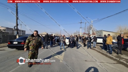 Armenia villagers block motorway