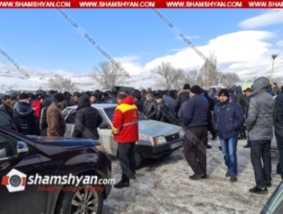 Լարված իրավիճակ Գեղարքունիքում. Ծովագյուղ և Սեմյոնովկա գյուղերի բնակիչները փակել են ճանապարհը