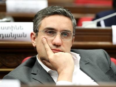 Оппозиционер: Армения – единственная страна с обвиняемым в тяжком преступлении начальником Генштаба ВС