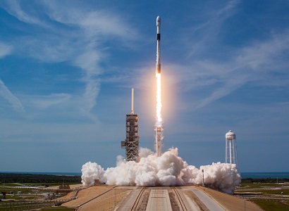 SpaceX postpones two satellite launches due to bad weather