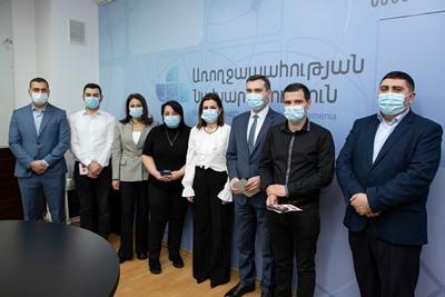 Պատերազմի ժամանակ բանակի հետ համագործակցելու համար Առողջապահության նախարարության 5 աշխատակից պարգեւատրվել է