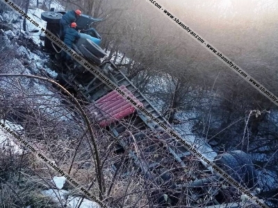 Սյունիքում բեռնատարը կողաշրջվել ու ձորակում է հայտնվել, վարորդը՝ տեղափոխվել «Գորիս» ԲԿ