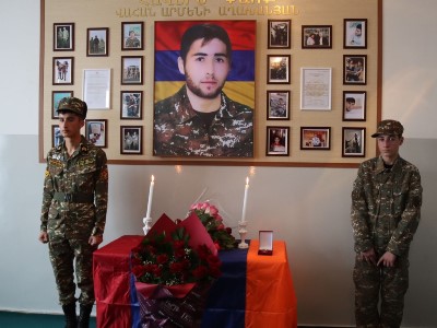Այգեւանի դպրոցի ռազմագիտության դասարանն անվանակոչվել է պատերազմում զոհված Վահան Աղախանյանի անունով (ֆոտո)