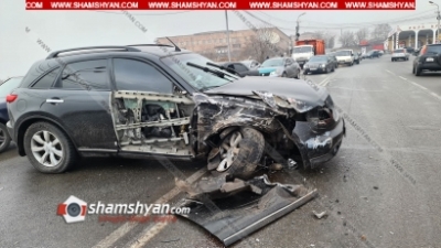 Դավիթ Բեկի փողոցում իրար են բախվել «Infiniti»-ն ու հրշեջ ծառայության «Isuzu»-ն․ մեկ մարդ «Էրեբունի» ԲԿ է տեղափոխվել