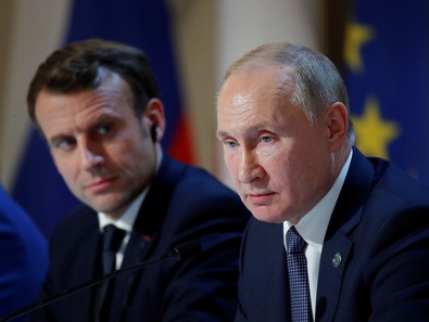 Russian and French presidents begin talks in Moscow