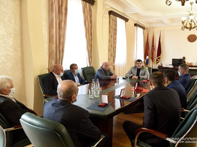 Արցախի նախագահը պետական պարգևներ է հանձնել մի խումբ ազատամարտիկների