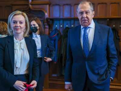 Britain demands Russia move troops away from Ukrainian borders