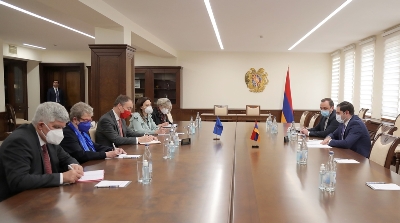 Armenian Defence Minister receives Toivo Klaar