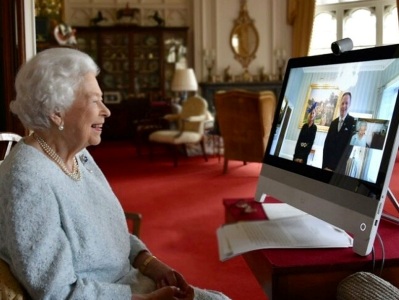 Queen carries out first public engagement after Covid scare