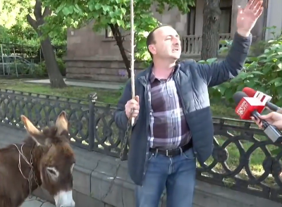 «Հրապարակ». Էշով մարդը նոր ակցիա է ծրագրում