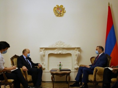 Security Council chief briefs Euronest PA vice president on Armenia position on Karabakh conflict settlement