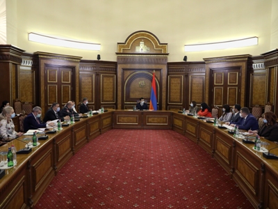 Այն, որ «Օմիկրոնի» պարագայում կովիդն ավելի թեթև ընթացք է ունենում, պայմանավորված է պատվաստումներով. փոխվարչապետ