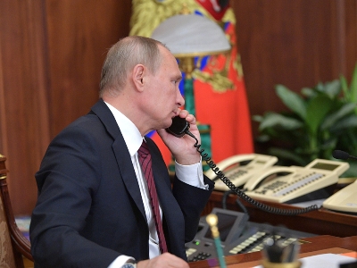 Путин обсудил по телефону с Алиевым военную операцию на Украине