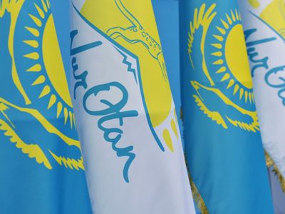 В Казахстане поддержали смену названия правящей партии «Нур Отан»
