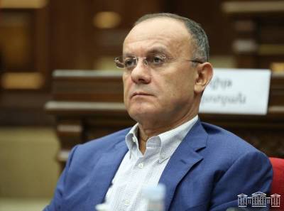 Ինքը թող էդ ամեն ինչը իր կառավարությունում թափ տա, մնացածն էլ ծափ տան. Սեյրան Օհանյանը՝ Փաշինյանի մասին