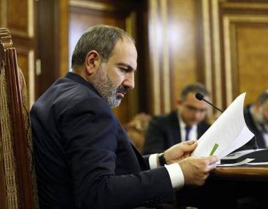 Newspaper: PM chatting online with some foreign companies, inviting them to Armenia