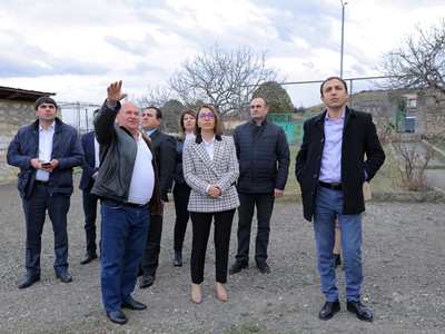 ՀՀ ՄԻՊ Քրիստինե Գրիգորյանը այցելել է Արցախի Խրամորթ գյուղ եւ տեղում ծանոթացել իրավիճակին