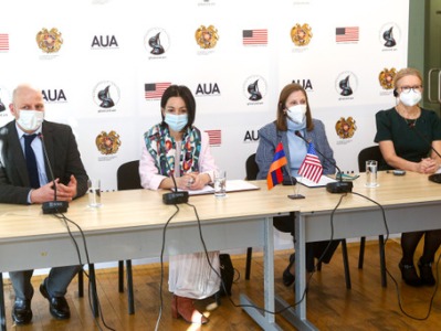 При поддержке посольства США в Армении запущена цифровая платформа для учителей