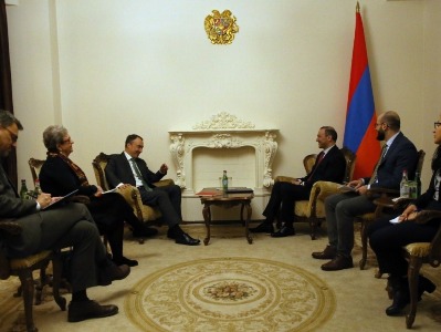 Armenia Security Council chief, EU Special Representative discuss Azerbaijan border situation