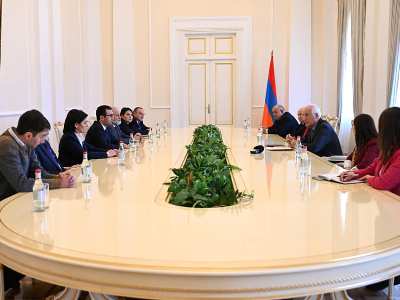 ՀՀ նախագահն ընդունել է Արցախի ԱԺ հանձնաժողովի անդամներին. Կարեւորվել է ՏՏ ոլորտում համատեղ կրթական ծրագրերի հեռանկարը