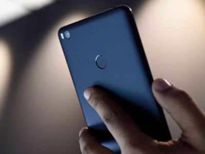 China develops self-cooling material for smartphones