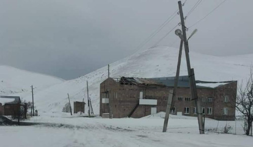Ուժեղ քամուց ավերածություններ են տեղի ունեցել Շիրակում