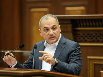 Ինչպես ստացվեց, որ Փարիզ մեկնող Միրզոյանը «պատահաբար» հայտնվեց Բրյուսելի ՆԱՏՕ-ի գրասենյակում. Վահե Հակոբյան