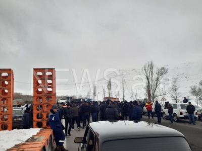 Tsovagyugh, Semyonovka villagers block Yerevan-Sevan motorway (PHOTOS)