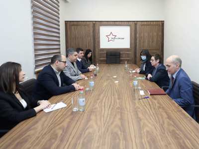 «Պատիվ ունեմ»-ի պատգամավորները Ֆրանսիայի դեսպանին են ներկայացրել արցախցիների նկատմամբ Ադրբեջանի խախտումները
