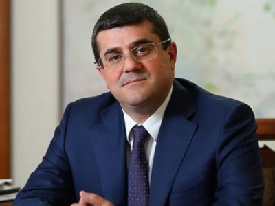 Արցախում սահմանափակվում է հավաքների ազատության իրավունքը. Նախագահը հրամանագիր է ստորագրել