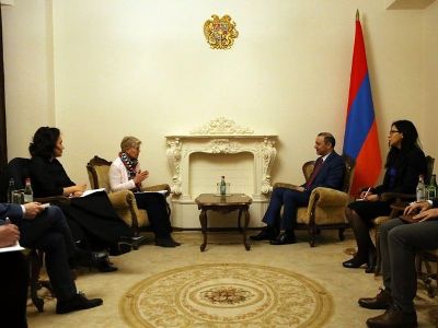 Секретарь Совбеза Армении обсудил с французами сотрудничество в сфере армейских реформ