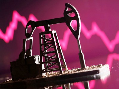 Saudi Arabia raised oil prices for customers in all regions