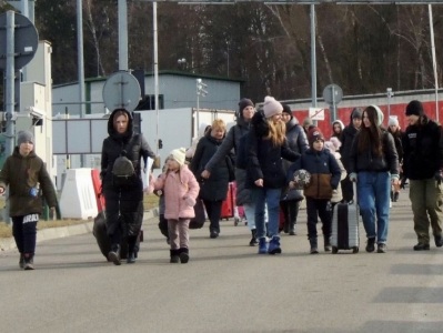 Approximately 3,000 Armenians cross border into Poland from Ukraine