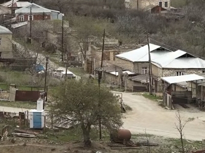 «Մենք թիկունքը պահենք, որ տղամարդիկ սահմանն անառիկ պահեն». Մի խումբ կանայք շարունակում են մնալ Խրամորթում