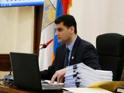 Ասեք գլխառադ չանի, Հանրապետության հրապարակում է, Եթե մի բան նենց չեղավ, բանկային երաշխիքը արագ քաշելու ենք. քաղաքապետ