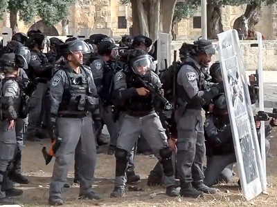 Clashes in Al-Aqsa mosque complex, 67 Palestinians injured