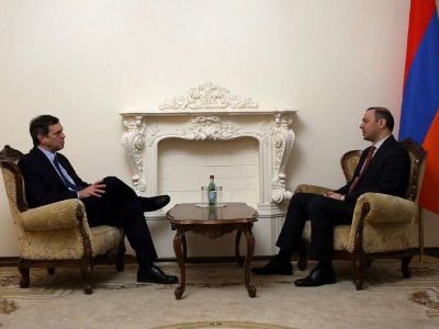 Армен Григорян и Эндрю Шофер обсудили ситуацию в Нагорном Карабахе