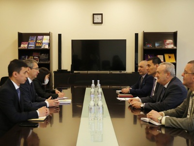 Հայ-ղազախական համագործակցությունը դինամիկ զարգանում է. Վահրամ Դումանյանը՝ Ղազախստանի դեսպանին