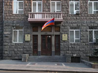 Թիկնապահներ 10 տարով, ավտոտրանսպորտ, կահավորված գրասենյակ, հատուկ կենսաթոշակ. ինչ է սպասվում պաշտոնաթող վարչապետին