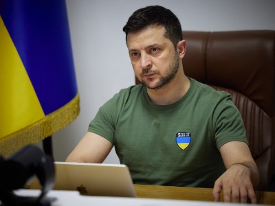 Зеленский внес в Раду проект закона о продлении военного положения