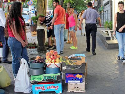 Власти намерены ужесточить наказание за уличную торговлю в Ереване