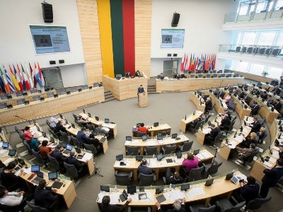 Lithuanian Parliament approves lowering age limit for candidates to 21