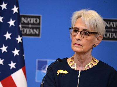 US continues to threaten China with sanctions, fearing its support for Russia