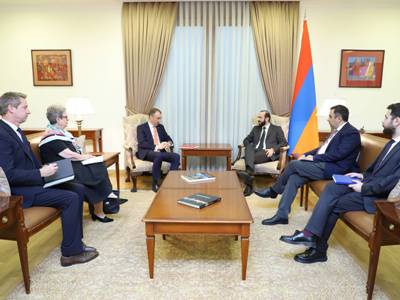Ararat Mirzoyan, Toivo Klaar discuss returning of Armenian POWs, other detainees in Azerbaijan