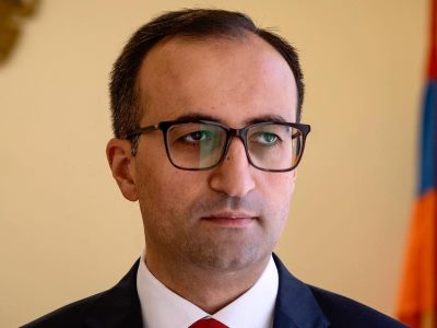 Իմ վաղեմի ընկեր, սիրելի Իշխան, մեր երկրում կա օրինական, լեգիտիմ իշխանություն. Արսեն Թորոսյանը՝ Սաղաթելյանին