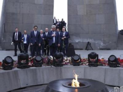 Российские депутаты почтили память жертв Геноцида армян