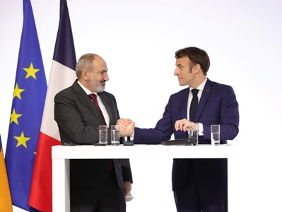 Armenian PM congratulates Macron on his victory